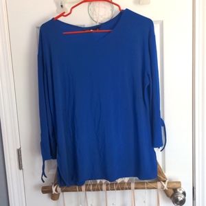 Scoop neck Valentina quarter length sleeves